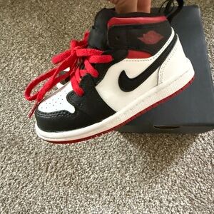 Air Jordan 1 Mid “Bred Toe” Toddler Size 8C